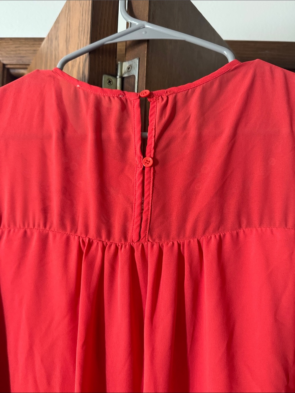 entro Red Dress with Floral Label Accent - Picture 7 of 8